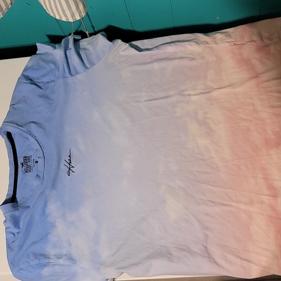 Hollister Shirt - Picture 2 of 3